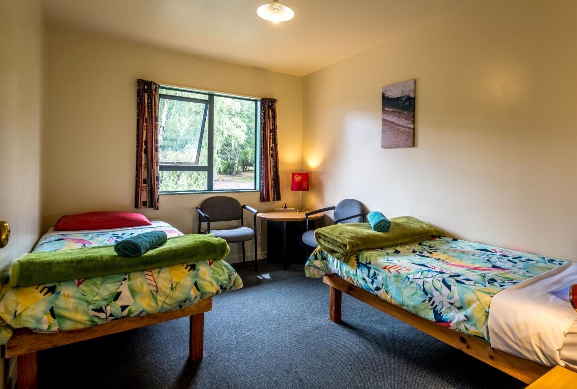 Kakapo Lodge هانمر سبرينغز الغرفة الصورة